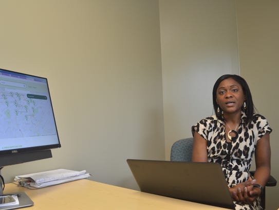 Theresa Wynn-Wallace explains the goals of the Birmingham