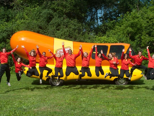 fancydogs18-wienermobile