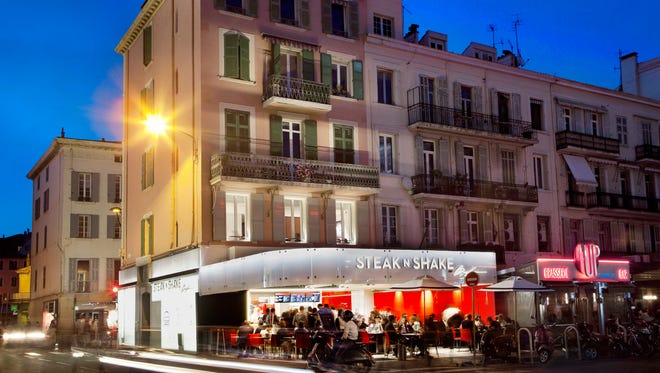 The first Steak n Shake restaurant in France, at the Place de Gaulle in Cannes.