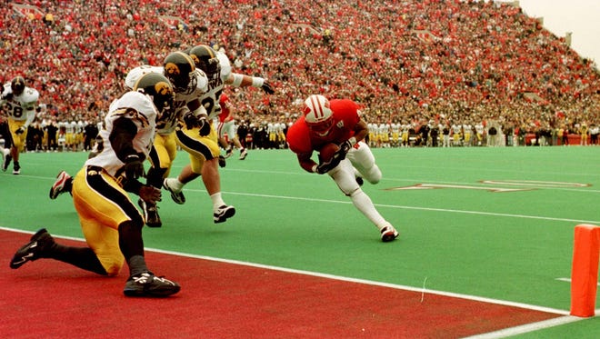 Wisconsin Iowa Rivalry Was Rekindled When Uw Stunned The Hawkeyes