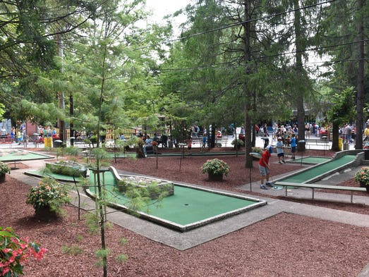 Unusual And Historic Miniature Golf Courses Around The Usa