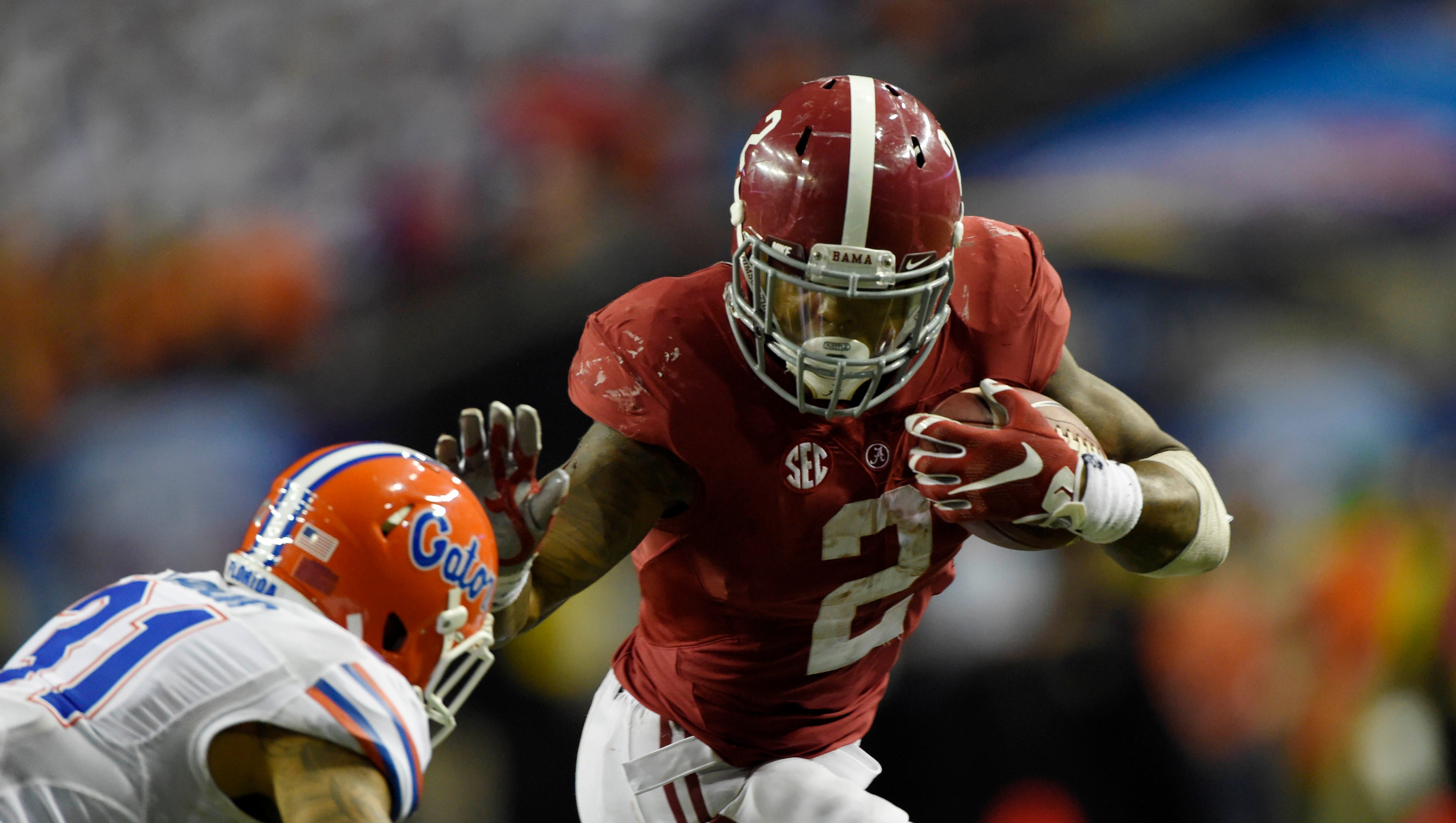 Alabama S Derrick Henry Is Big Winner At Cfb Awards With Maxwell