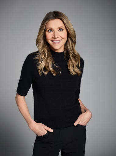 ABC cancels 'Roseanne' after Roseanne Barr's racist tweet