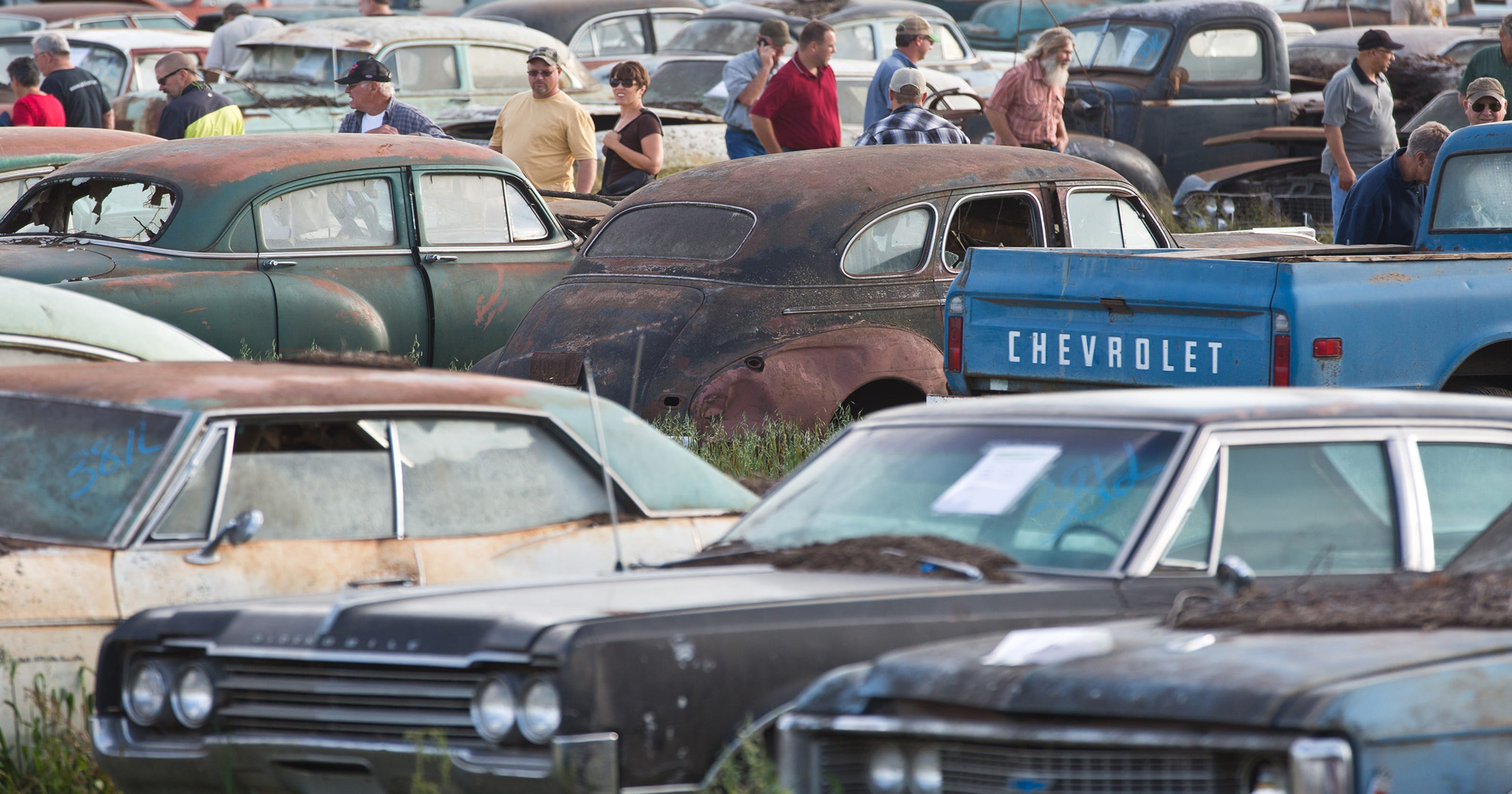Average vehicle age reaches all-time high of nearly 12 ...