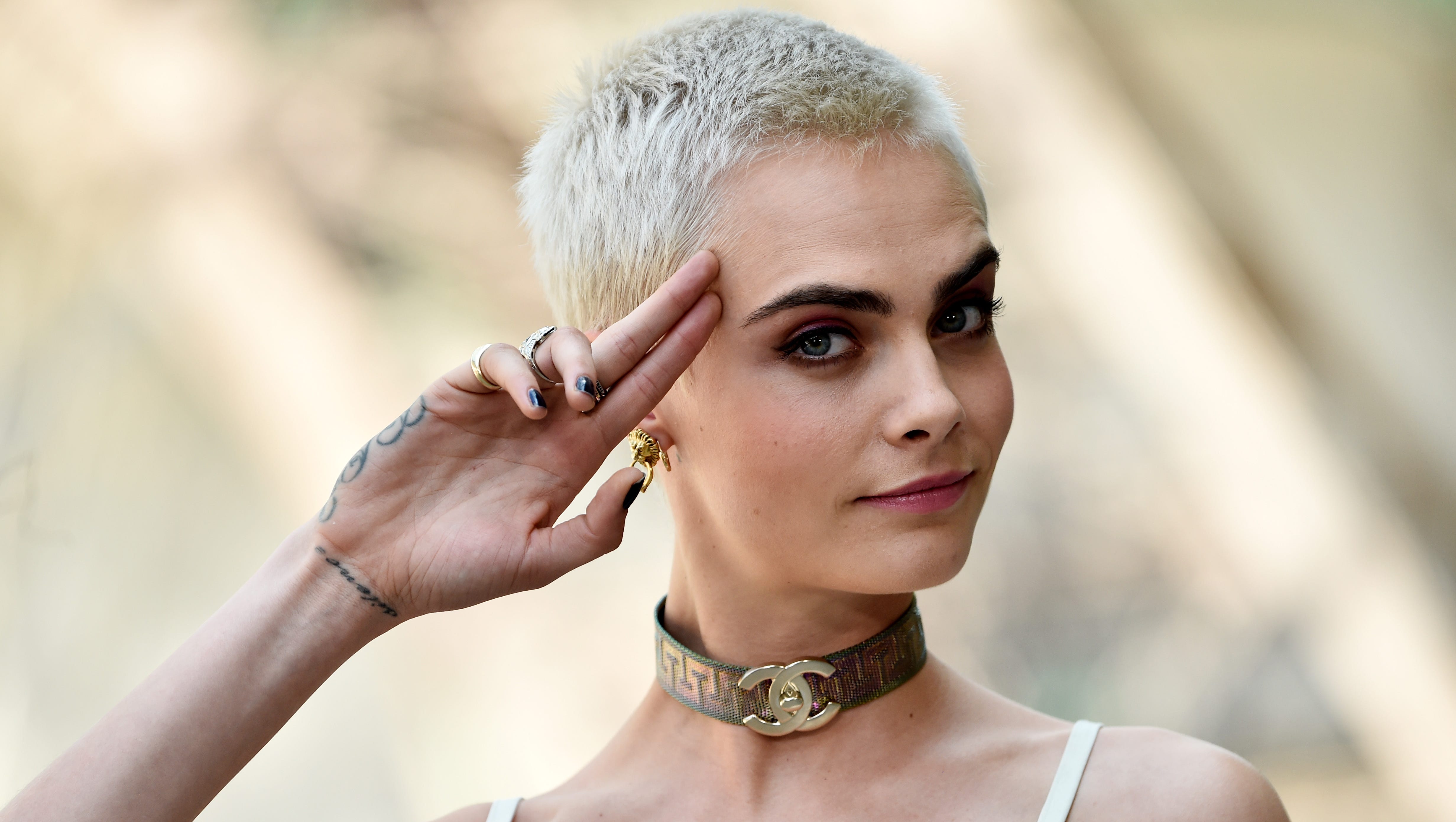 Cara Delevingne On Shaving Her Head You Don T Need Hair To Be