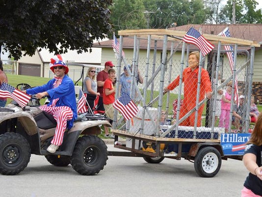 636058268698186167-Hillary-Clinton-float.jpg