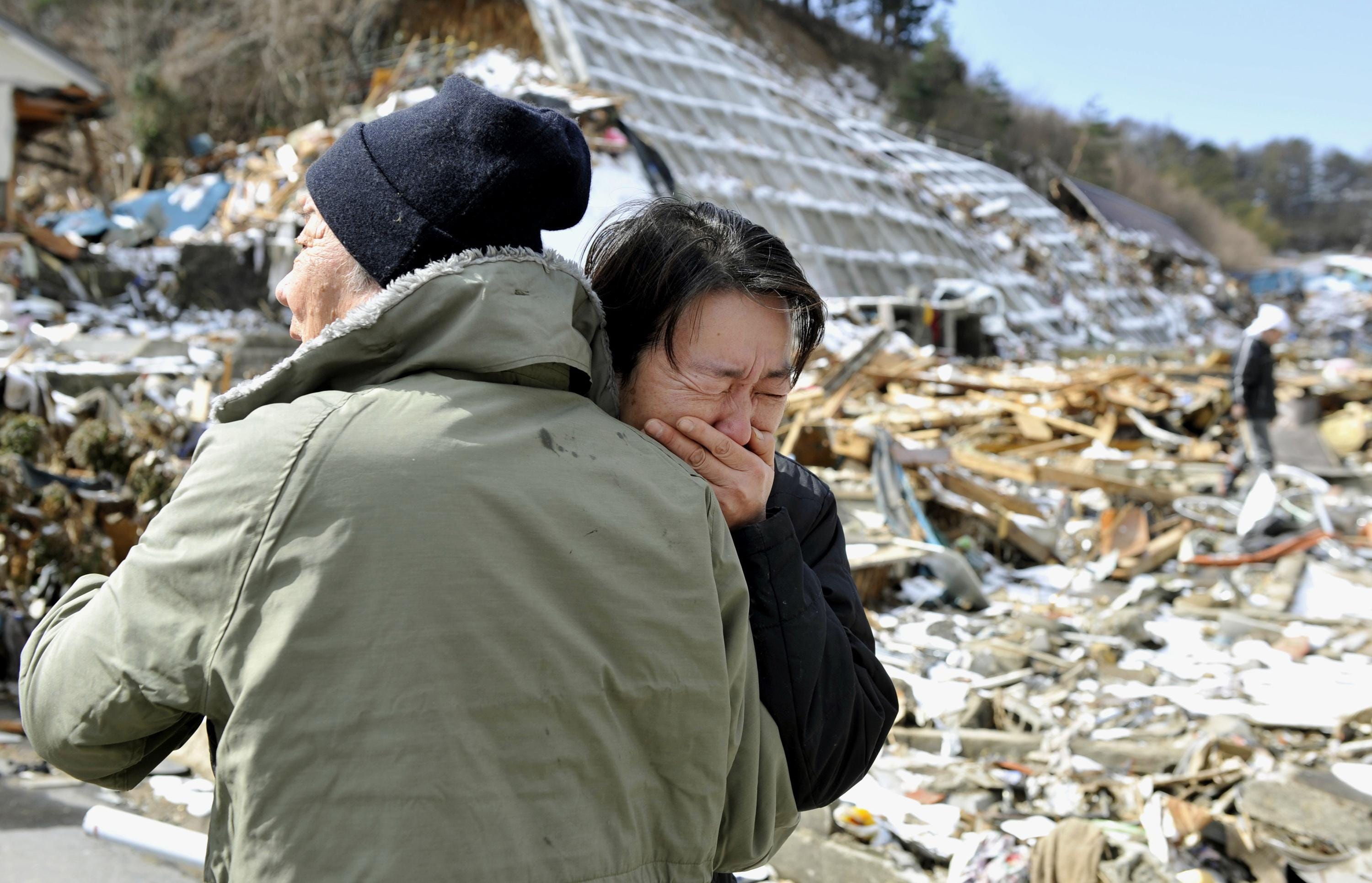Проблемы после первого. Землетрясение и ЦУНАМИ В Японии в 2011 году. Землетрясение в Японии 2011 года.