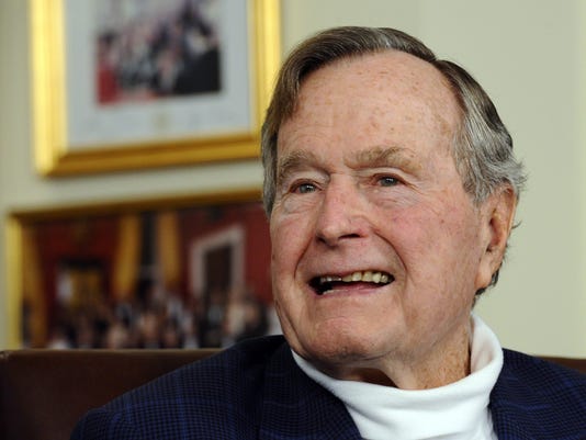 EPA (FILE) USA GEORGE HW BUSH HOSPITALIZED HUM PEOPLE USA TX