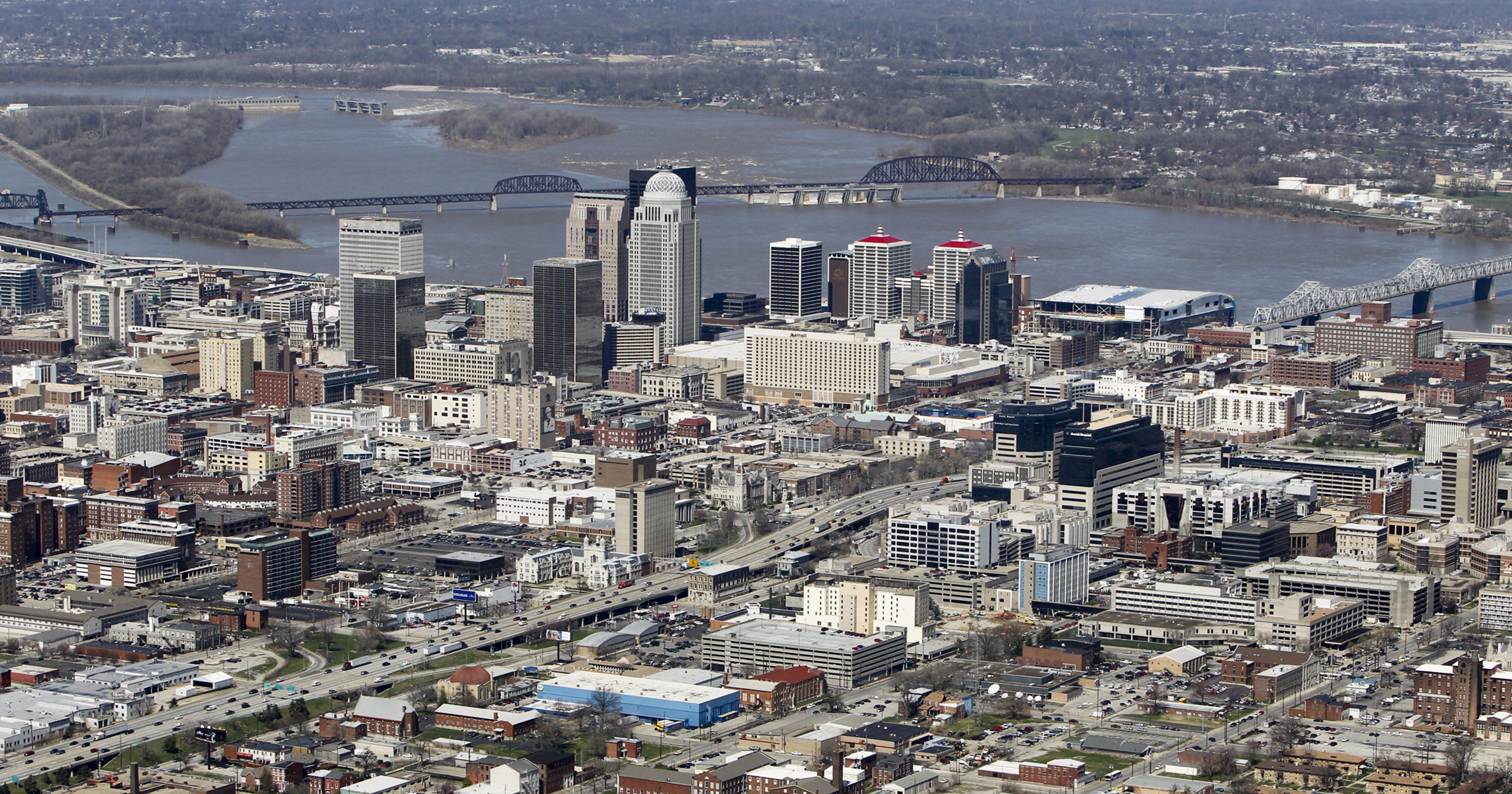 How Many People Live In Louisville Many families and young