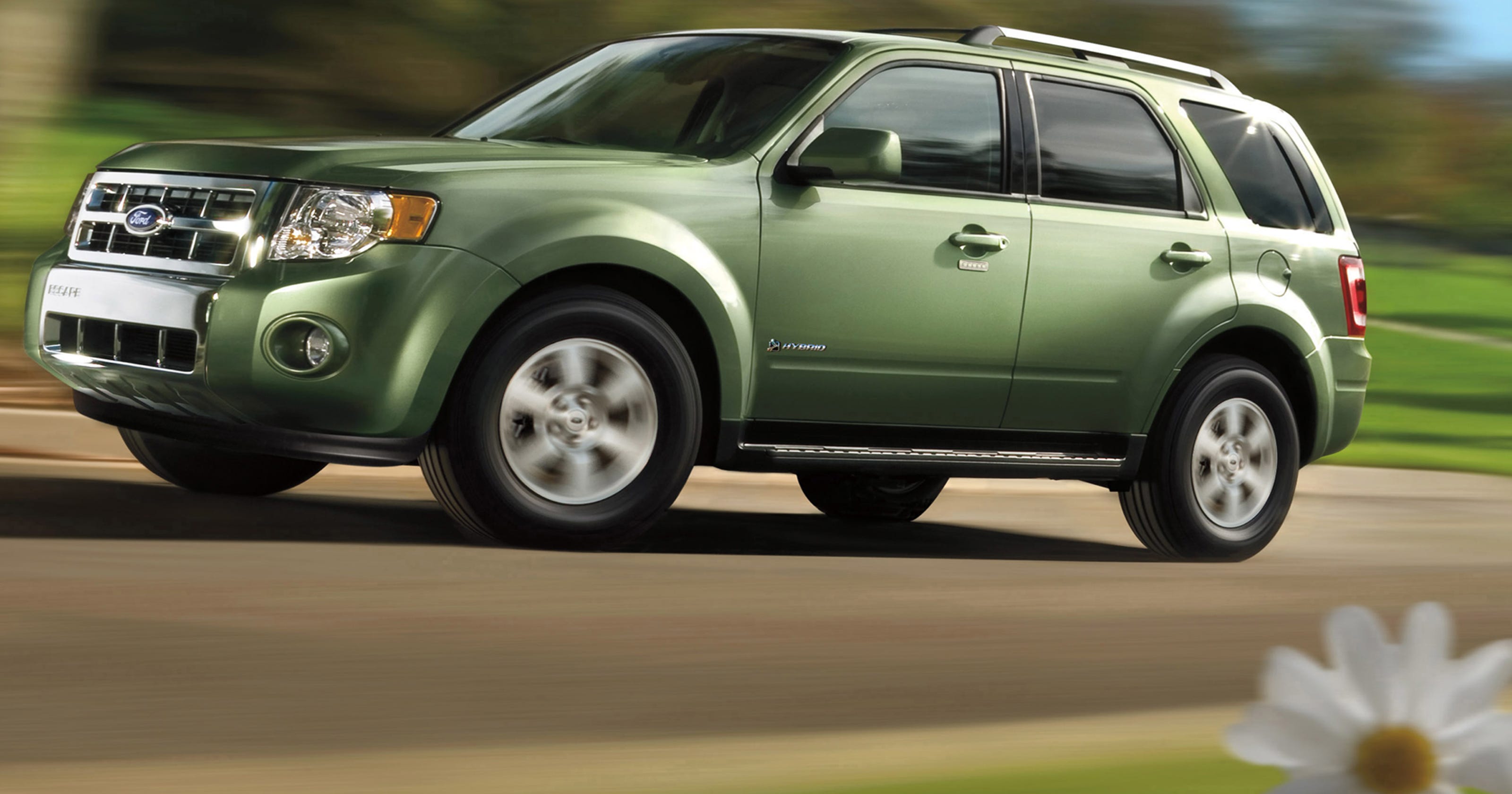 Ford Issues Four Recalls Involving 1 3m Cars Suvs