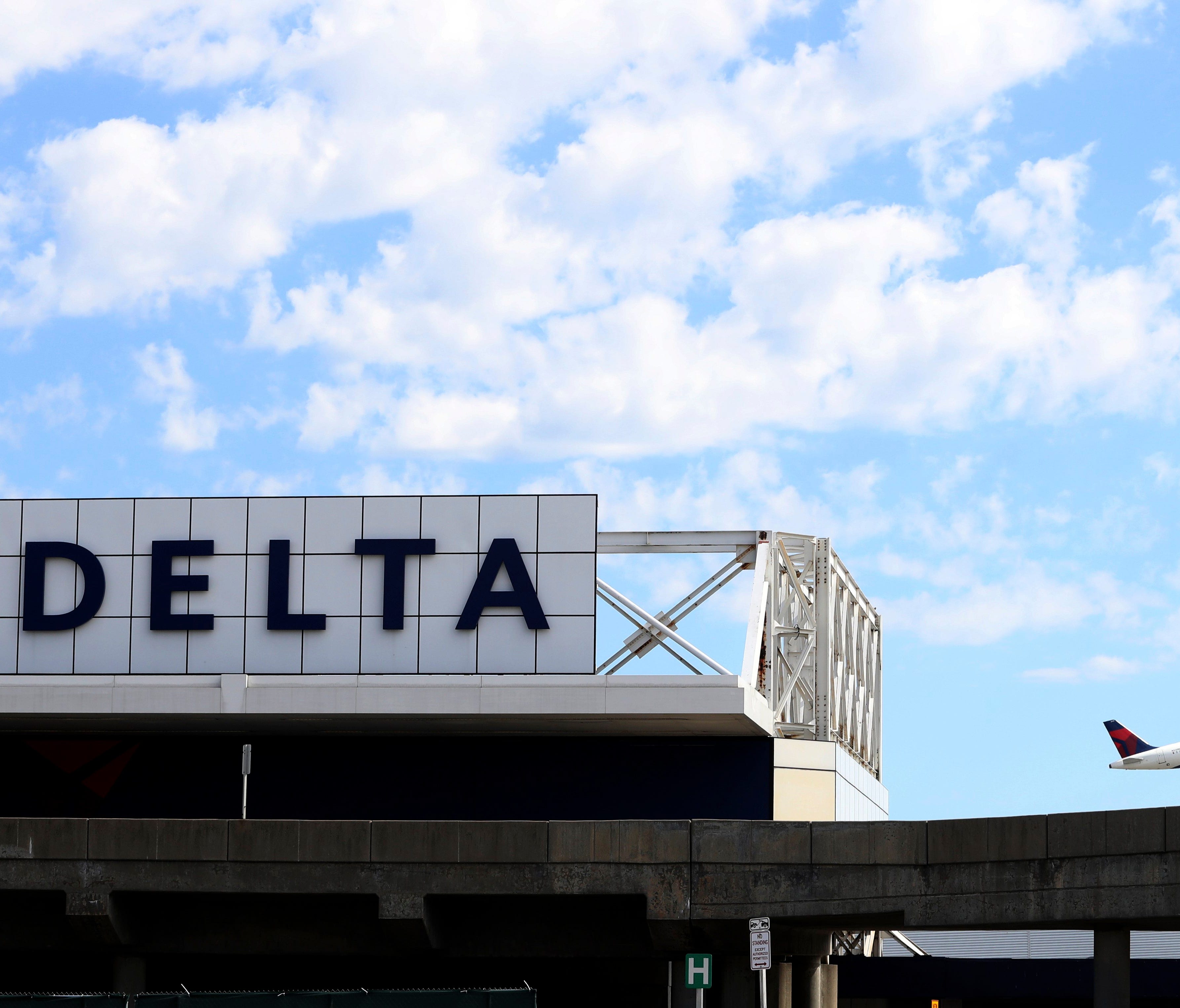 A Delta Air Lines passenger flying out of Fort Wayne International Airport says she was unfairly removed from a flight on Saturday.