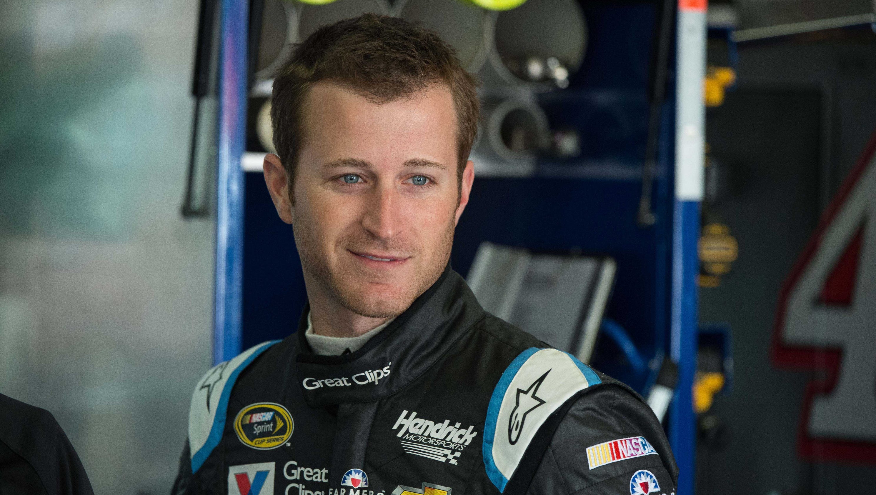 Kasey Kahne will become newest NASCAR dad in October