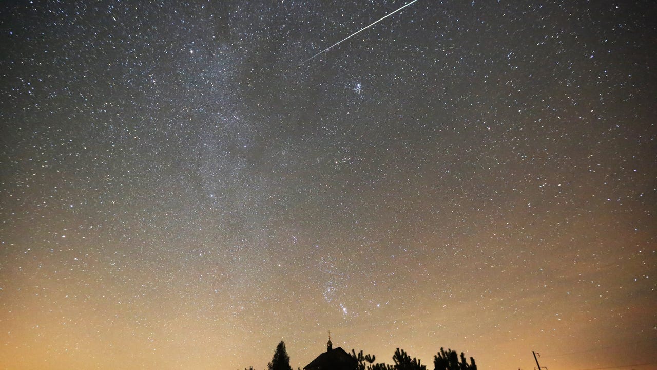 Timelapse of Geminid meteor shower seen from Florida
