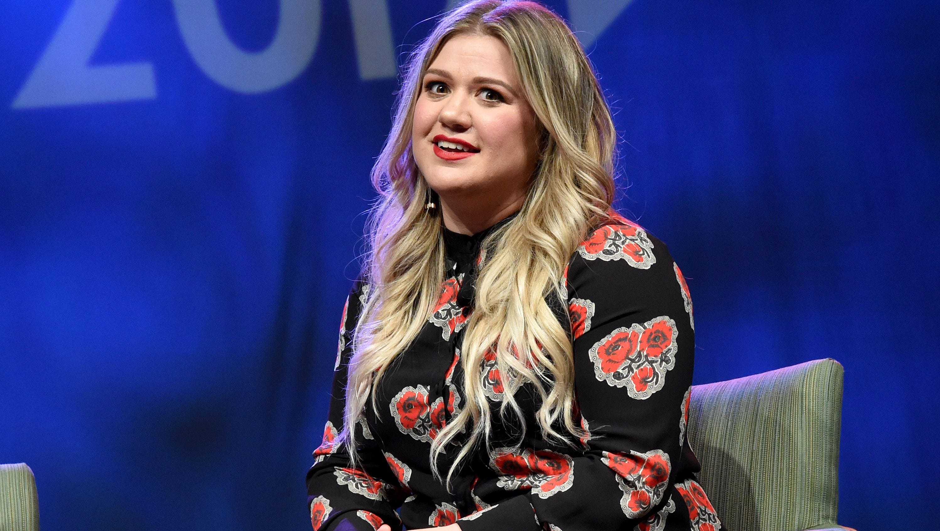 Kelly Clarkson Had The Perfect Response To This Trolls Body Shaming Tweet