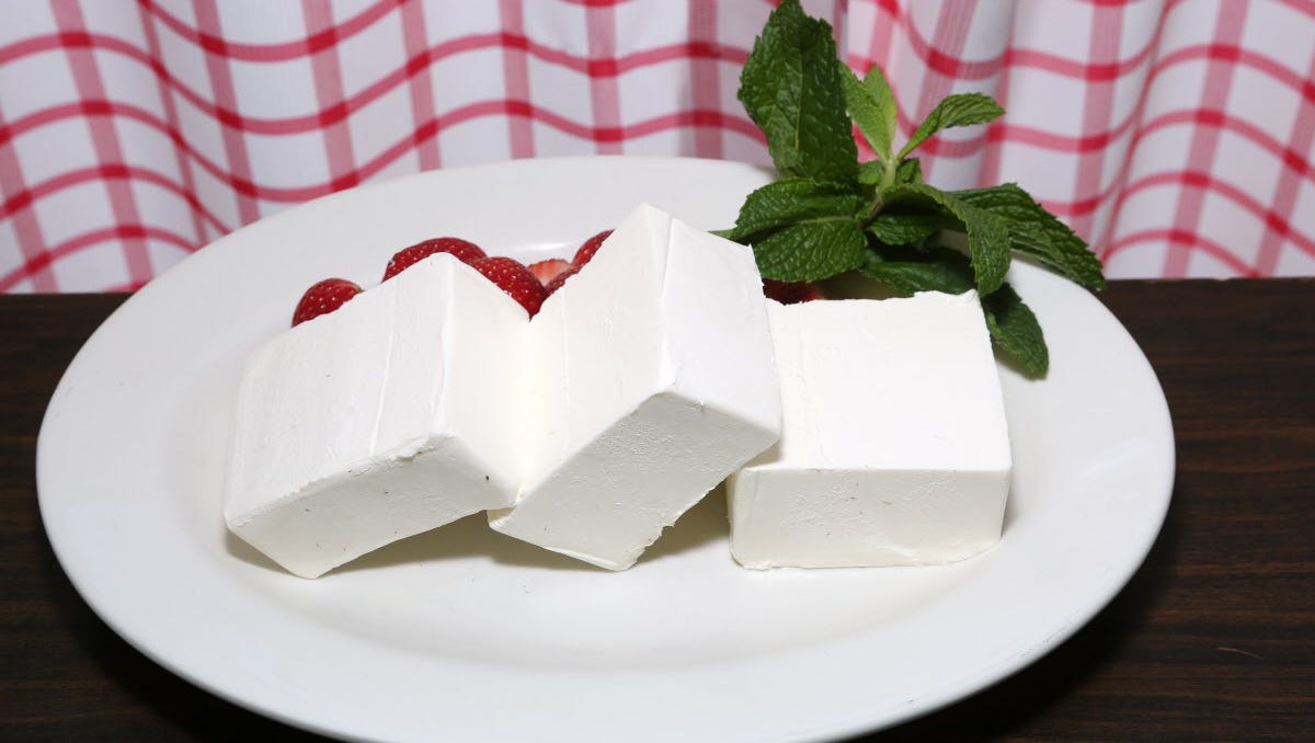 You can make Bogie's Hoagies' New York style cheesecake