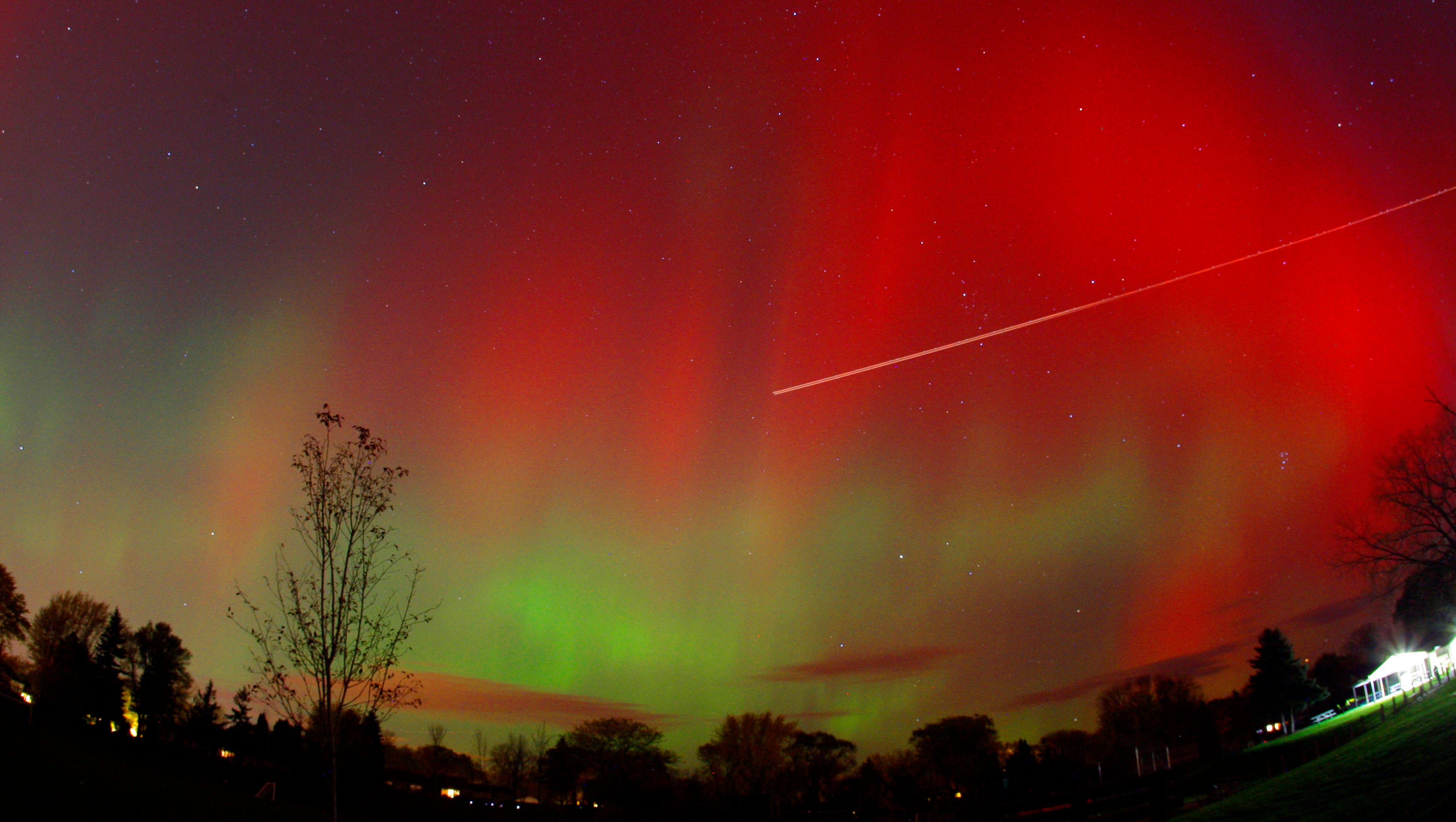 Best place to see aurora borealis, if it appears, is northern Wisconsin