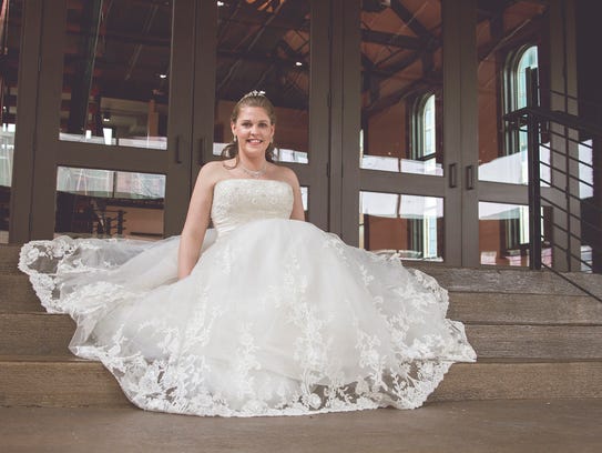  Goodwill  showcases wedding  dresses  for brides