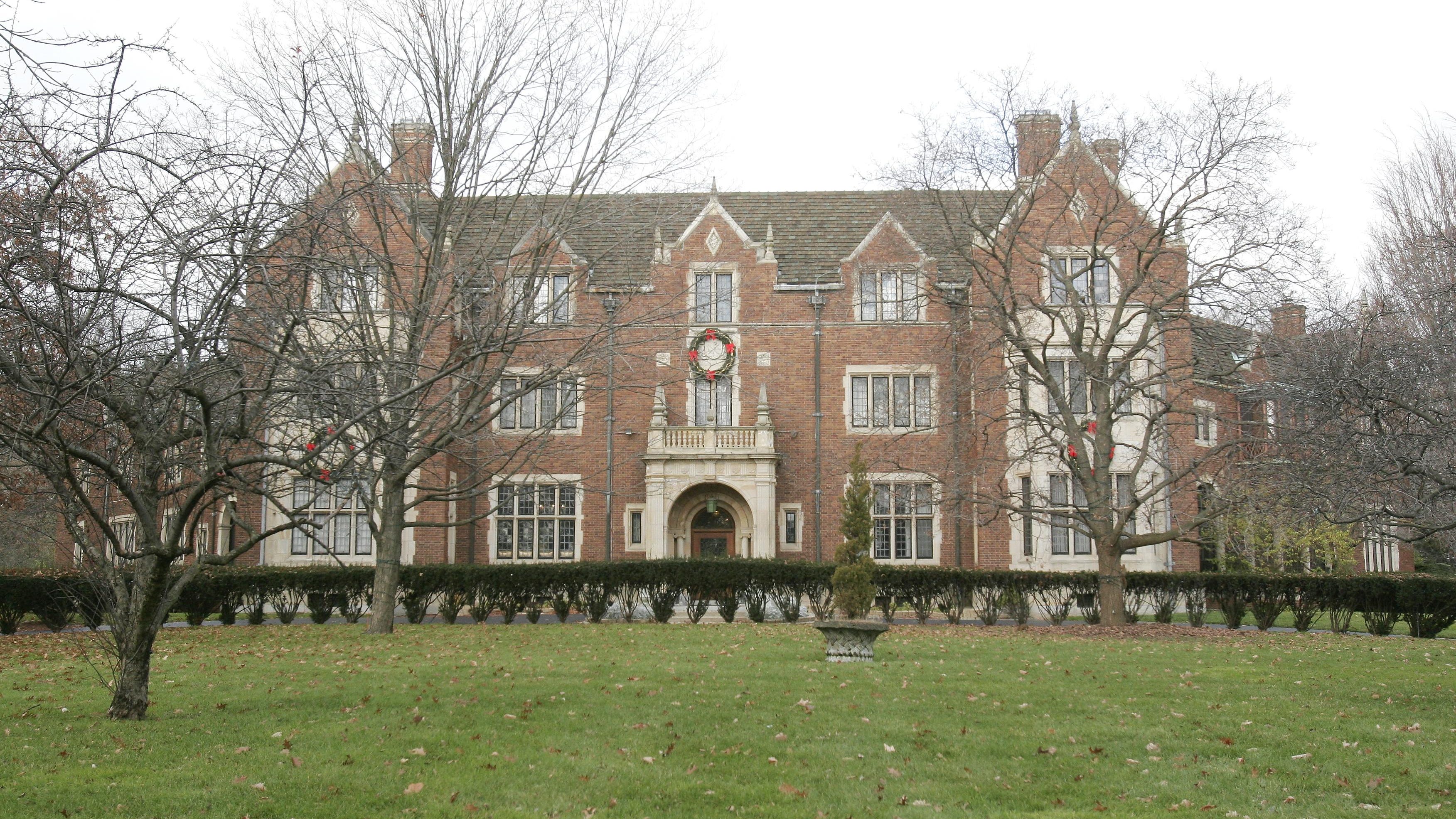 Palmer Woods tour offers rare glimpse of home