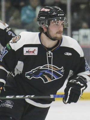 The Peoria Rivermen have signed right wing Tommy Cardinal