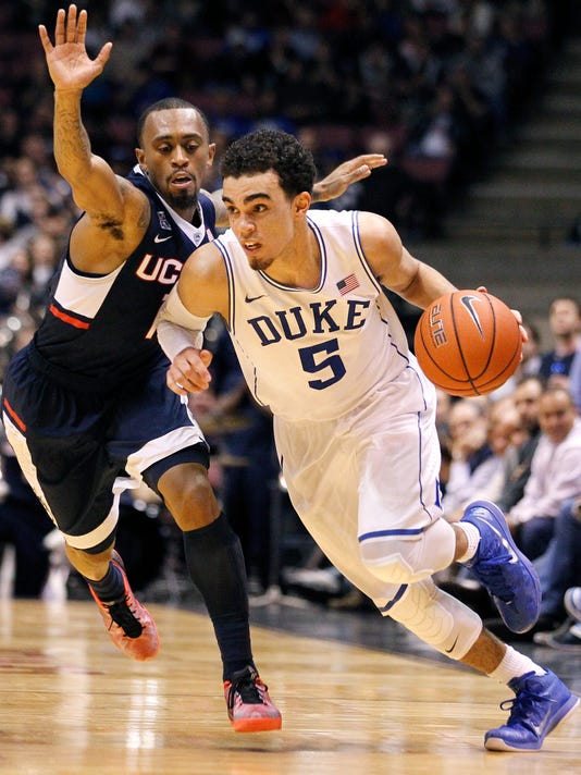Tyus Jones scores 21 to lead No. 2 Duke over UConn