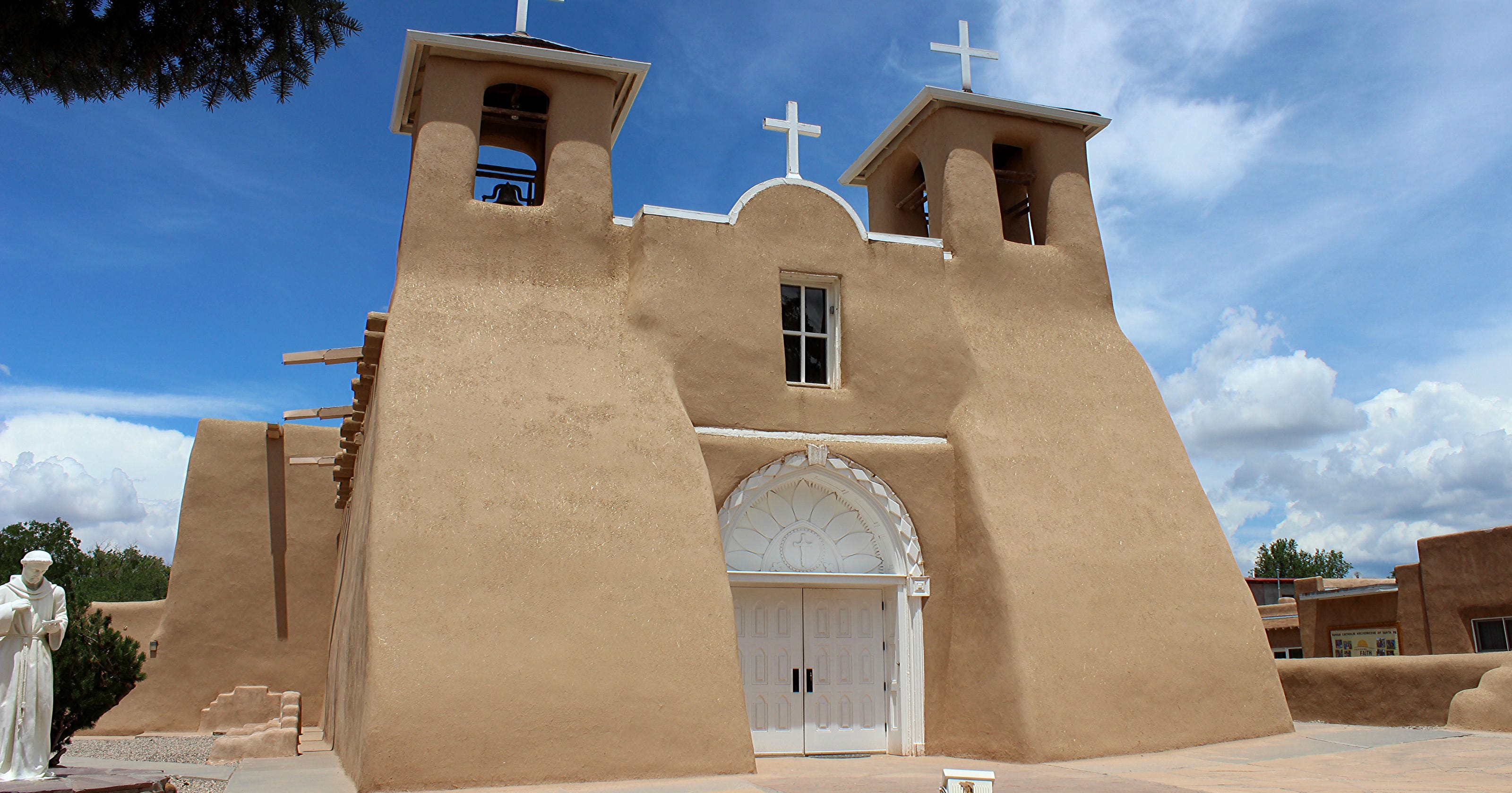 25 mustsee buildings in New Mexico
