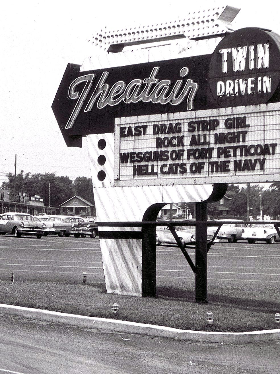 Indianapolis' Twin Aire and the 'world's largest drivein'