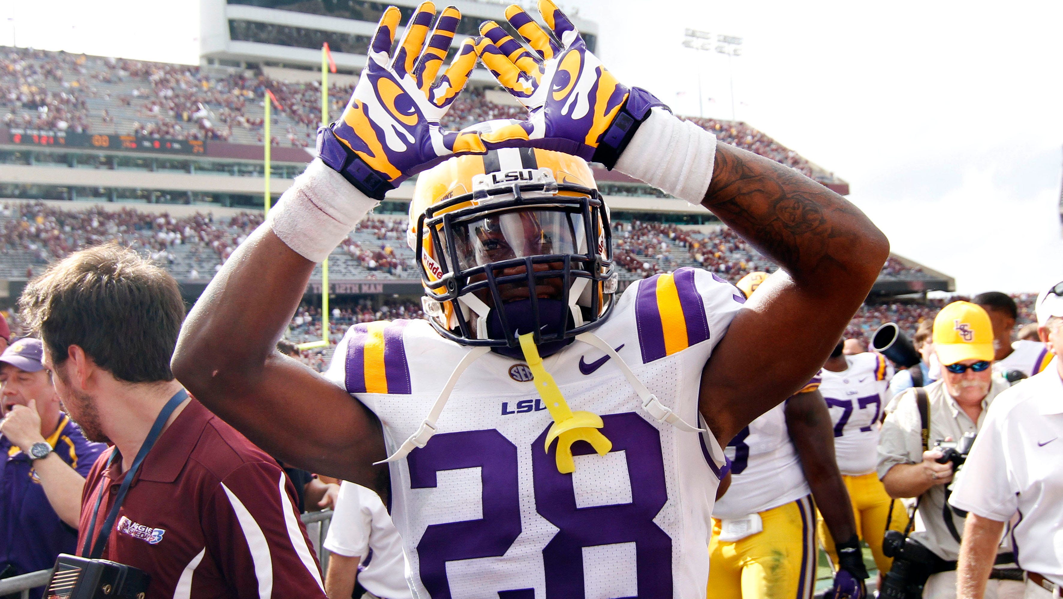 LSU cornerback Jalen Mills suspended after arrest for battery
