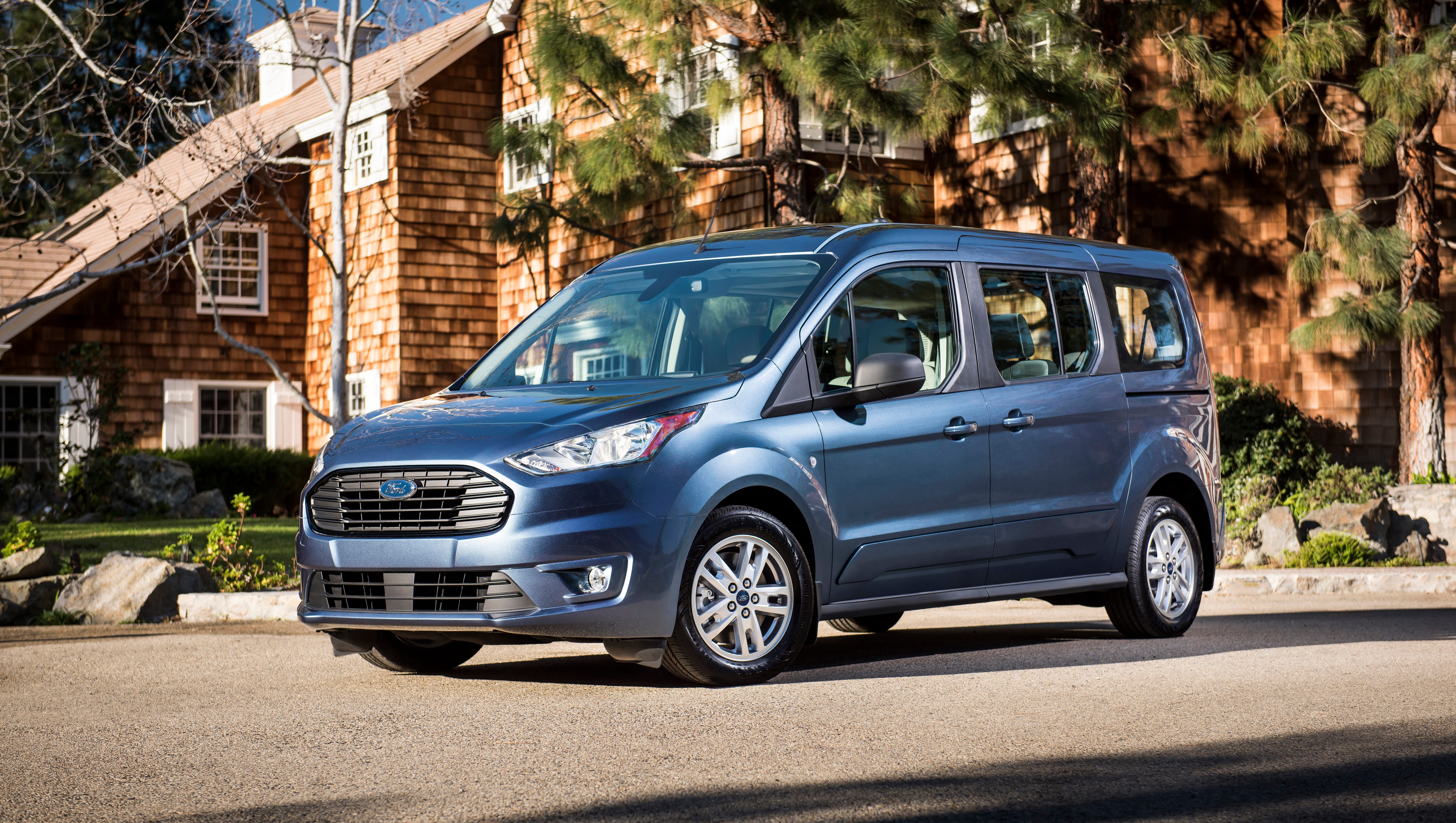 batteri kun gaffel Ready to roll: Edmunds picks best small vans for businesses