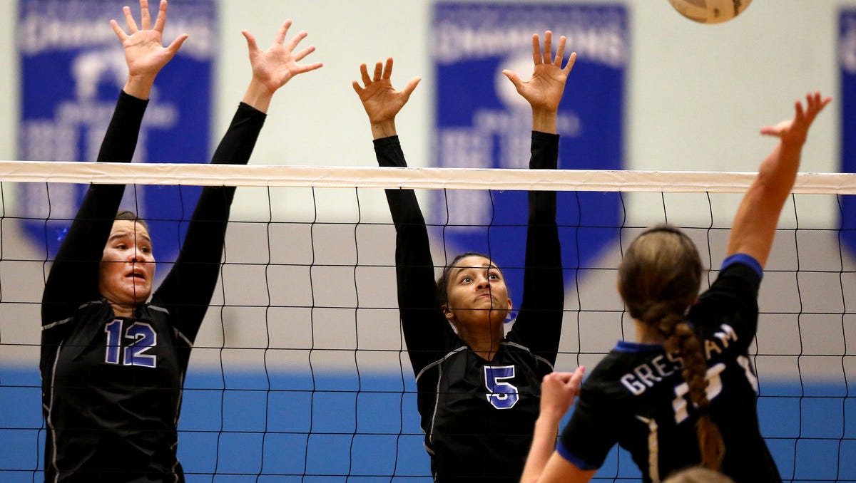 McNary Volleyball Beats Gresham
