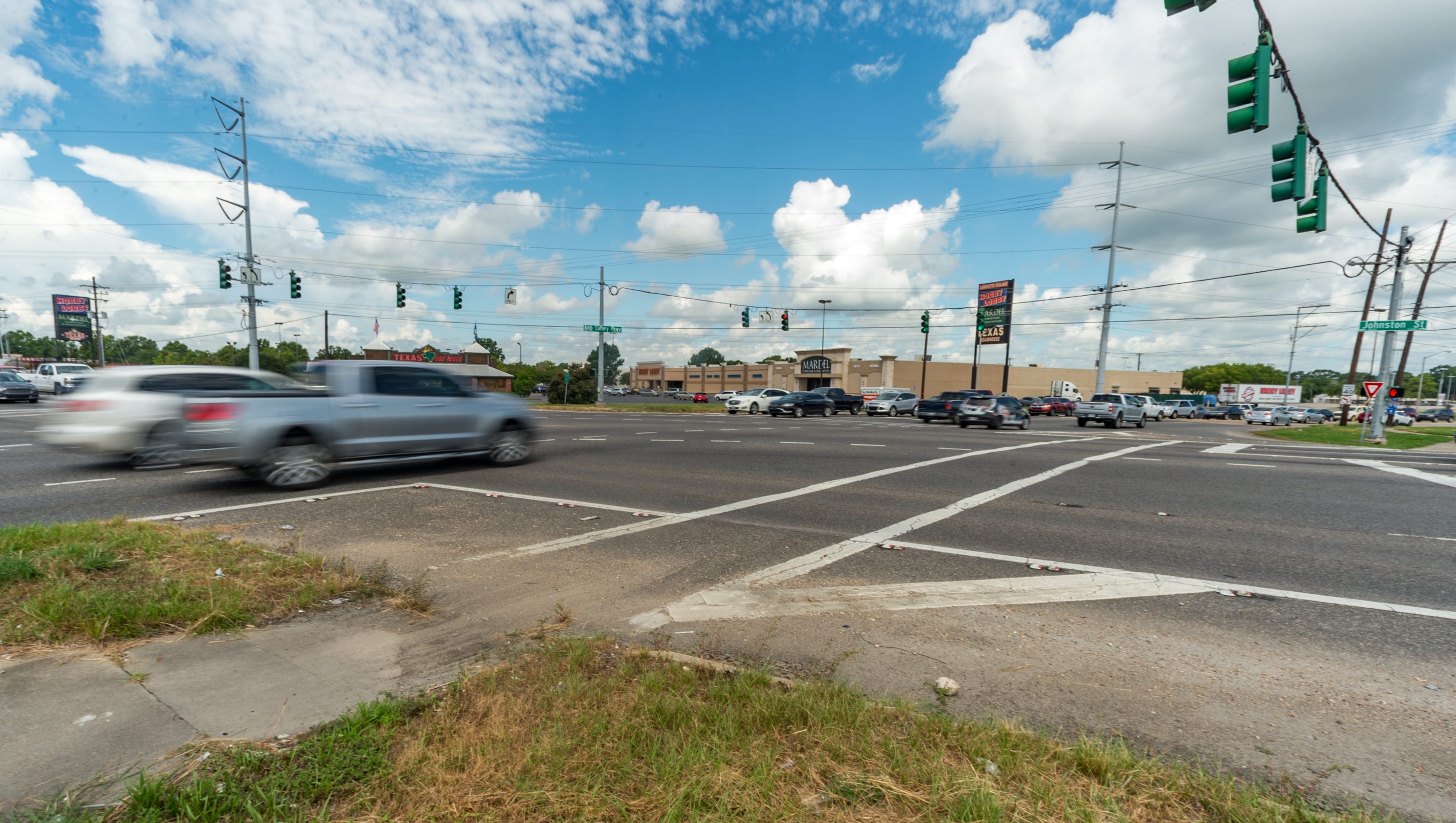 Many car accidents in Lafayette, Louisiana due to distracted driving