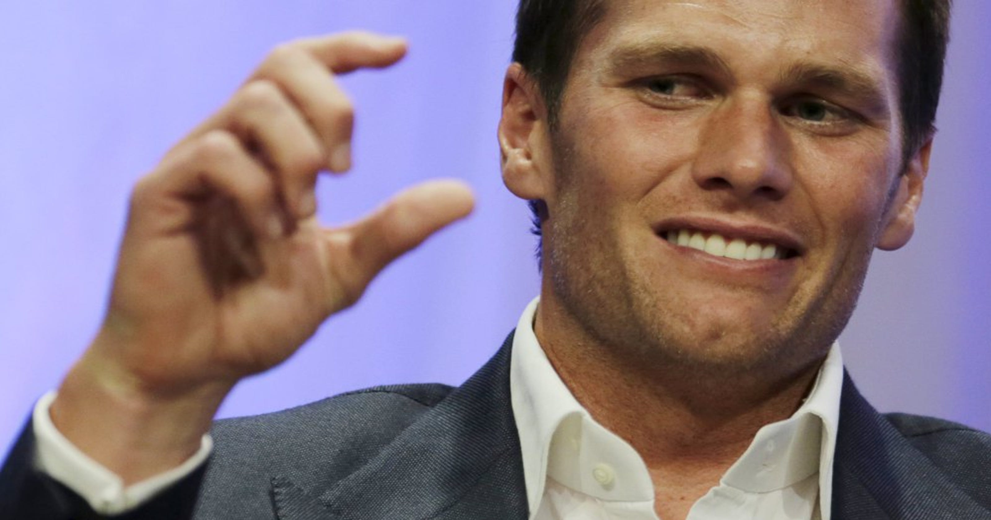 Tom Brady gets crushed by anti-Trump supporters