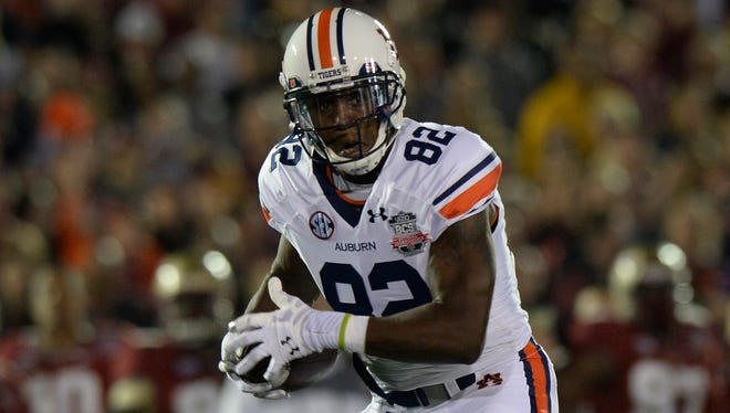Melvin Ray is the "older brother" of the Auburn receiving corps.