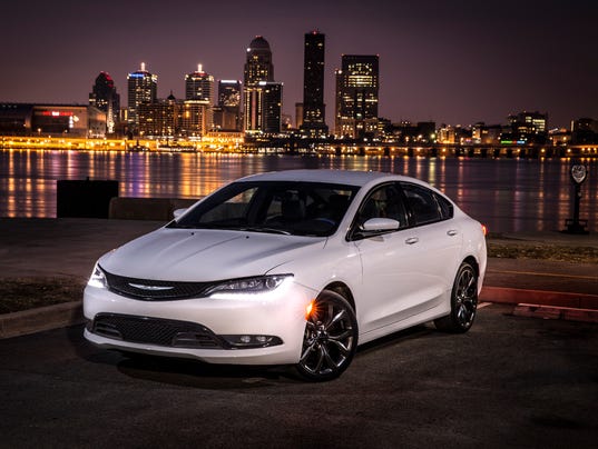 2015 Chrysler 200 Remake Sweetly Disappointing