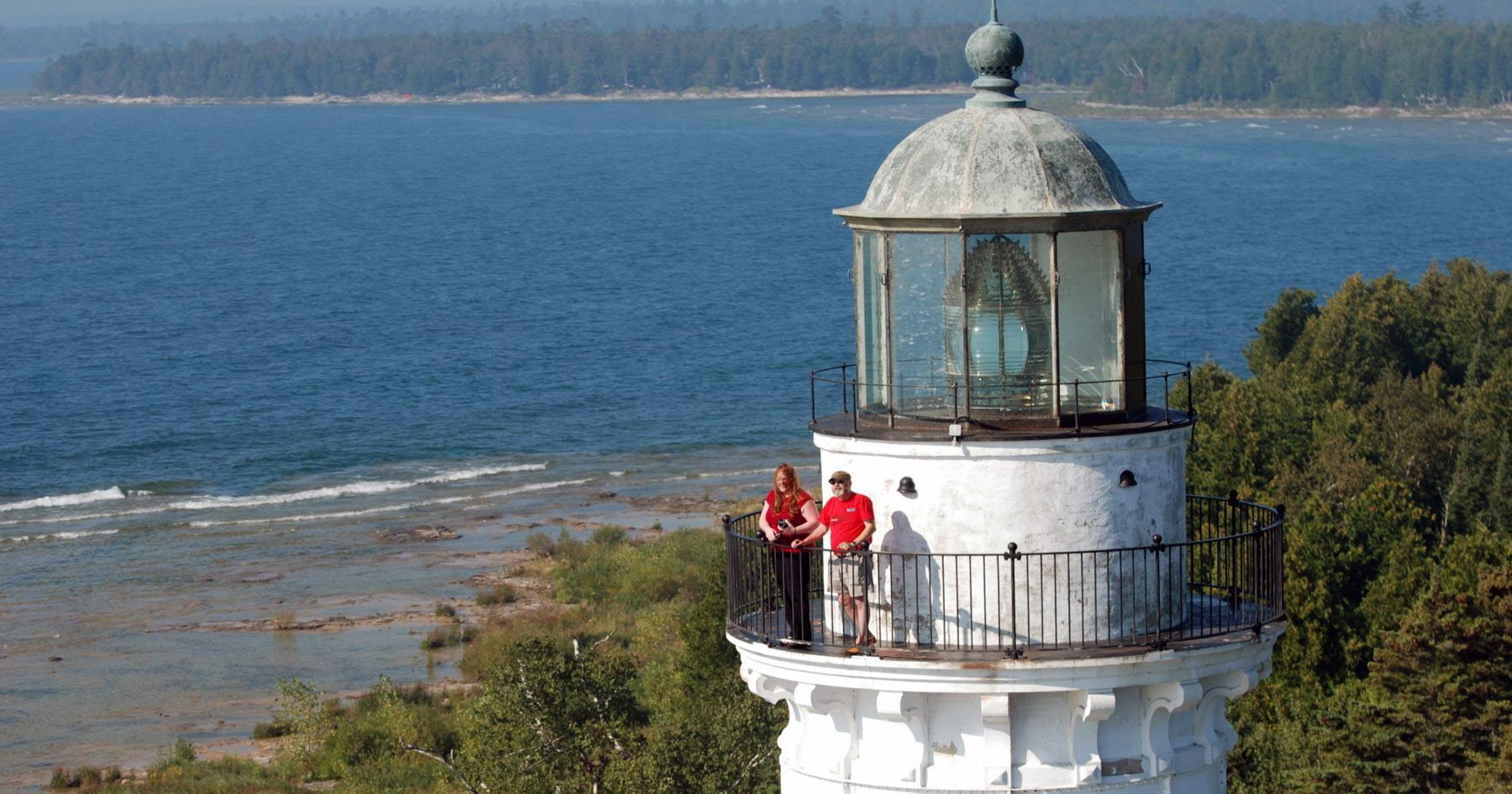 8 Lake Michigan lighthouses to visit in Wisconsin