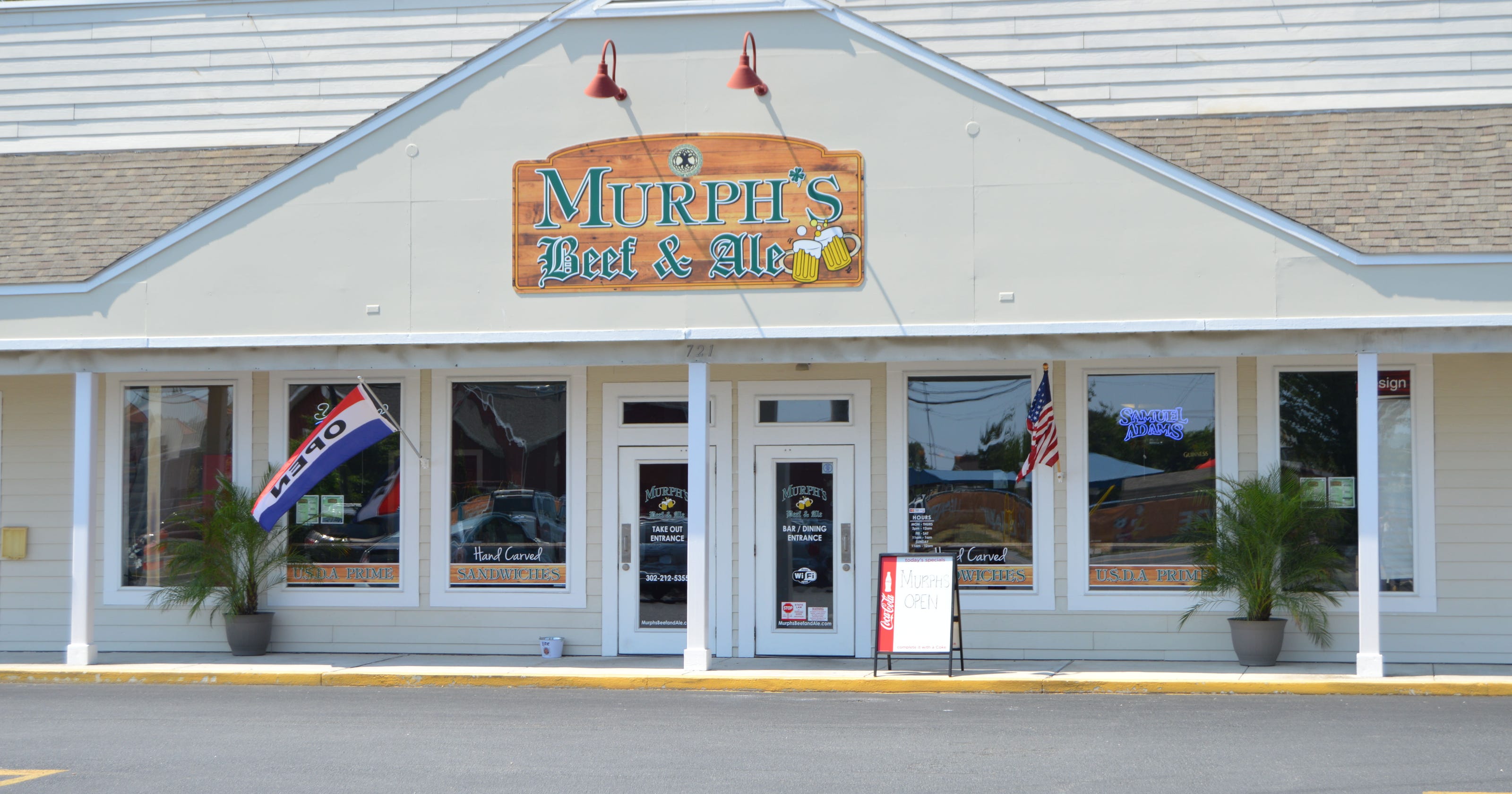 Get 'murphed' at Murph's Beef and Ale