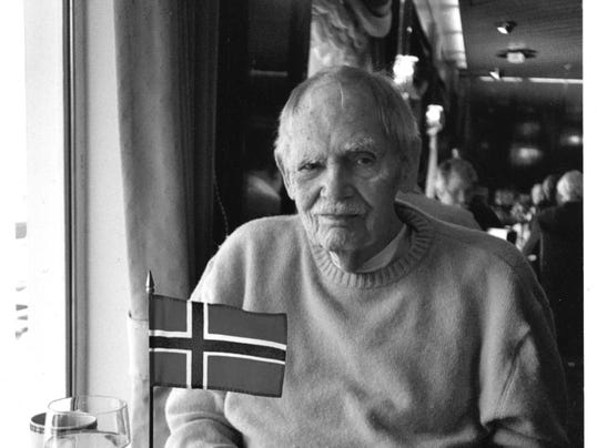 Science fiction writer Frederik Pohl dies