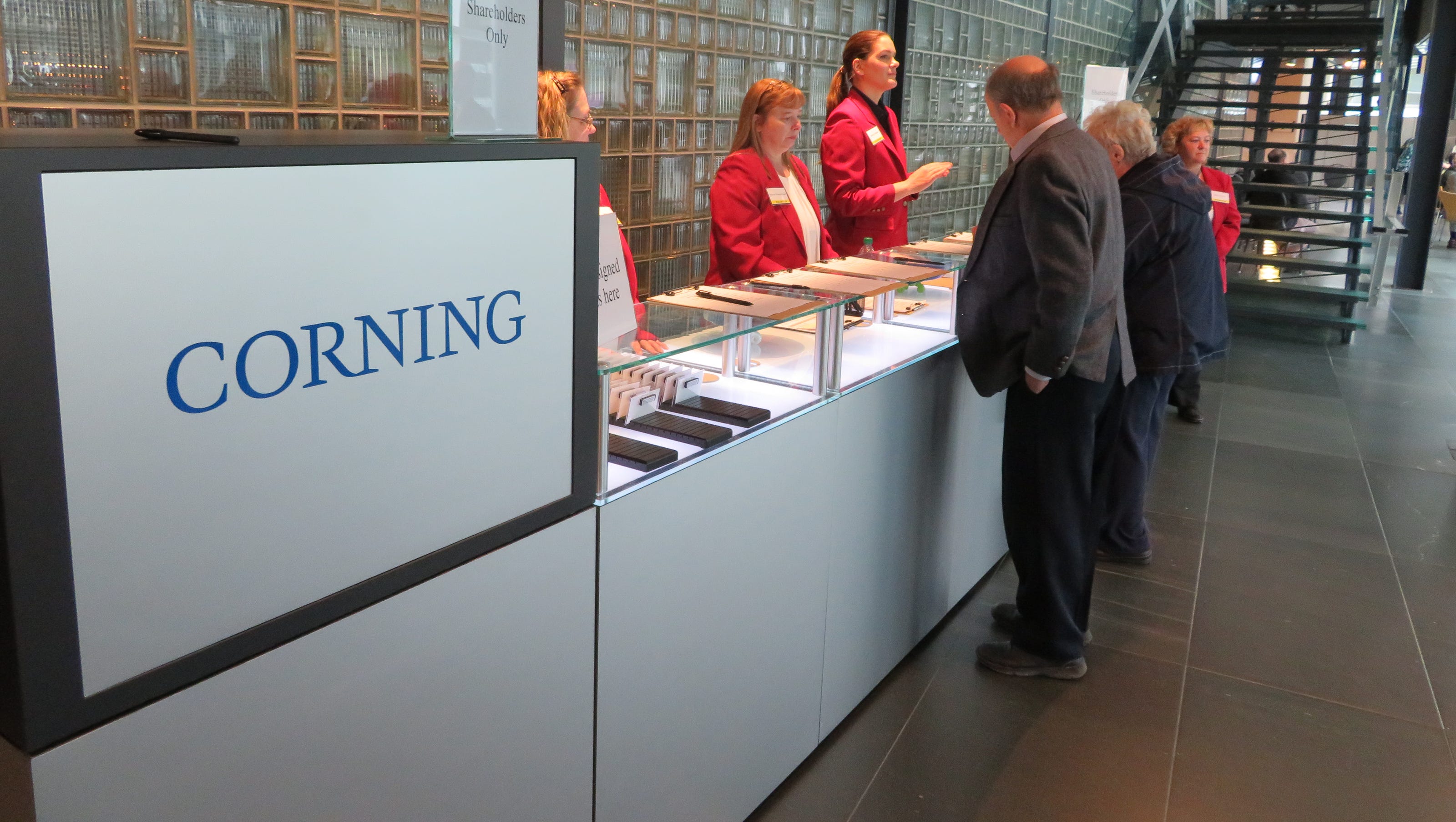 Corning shareholders have big expectations despite first-quarter dip