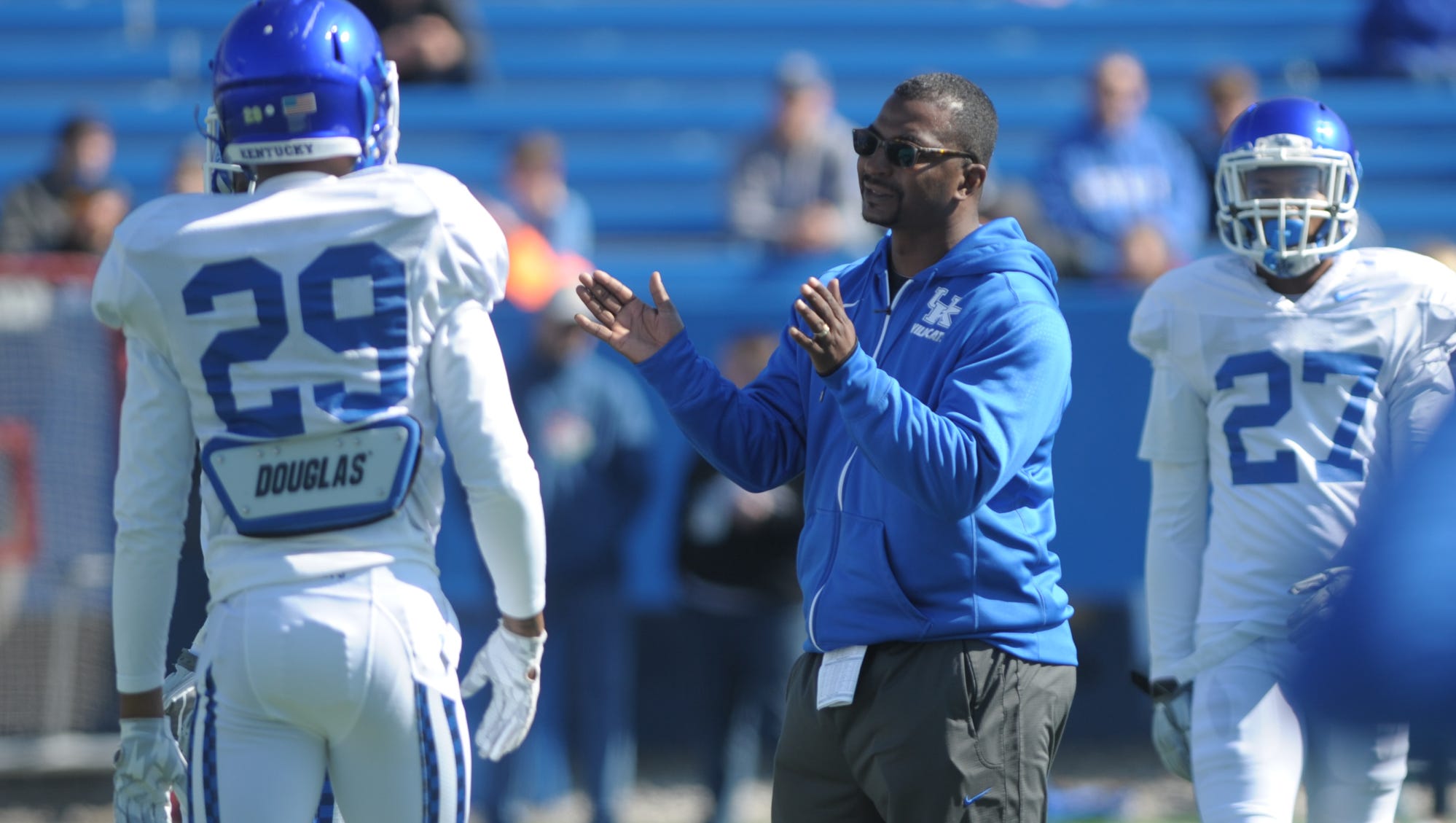 Kentucky Football Dbs Coach Steve Clinkscale To Sign Extension