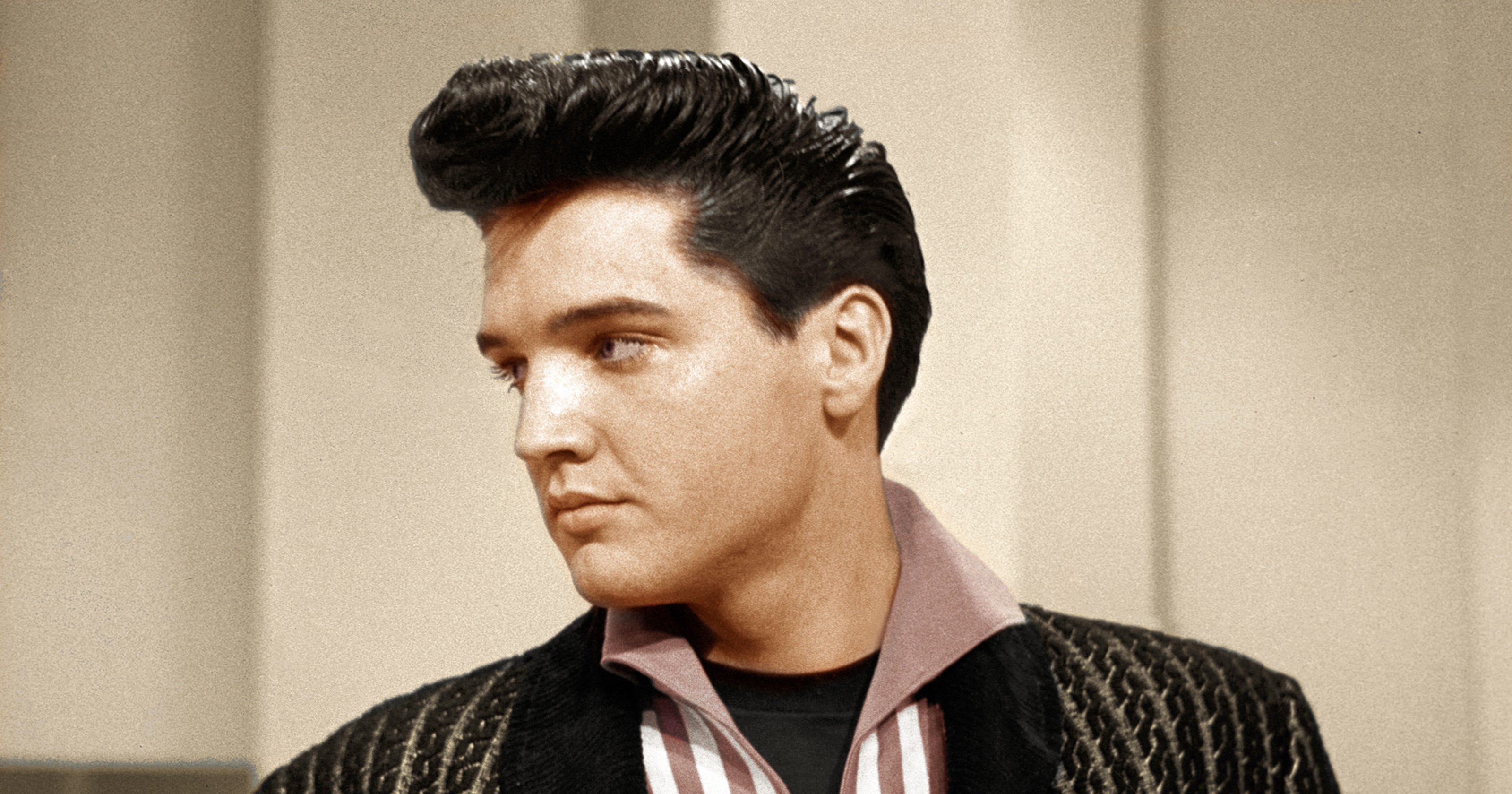 Elvis and Lisa Marie Presley duet on 'Where No One Stands Alone'