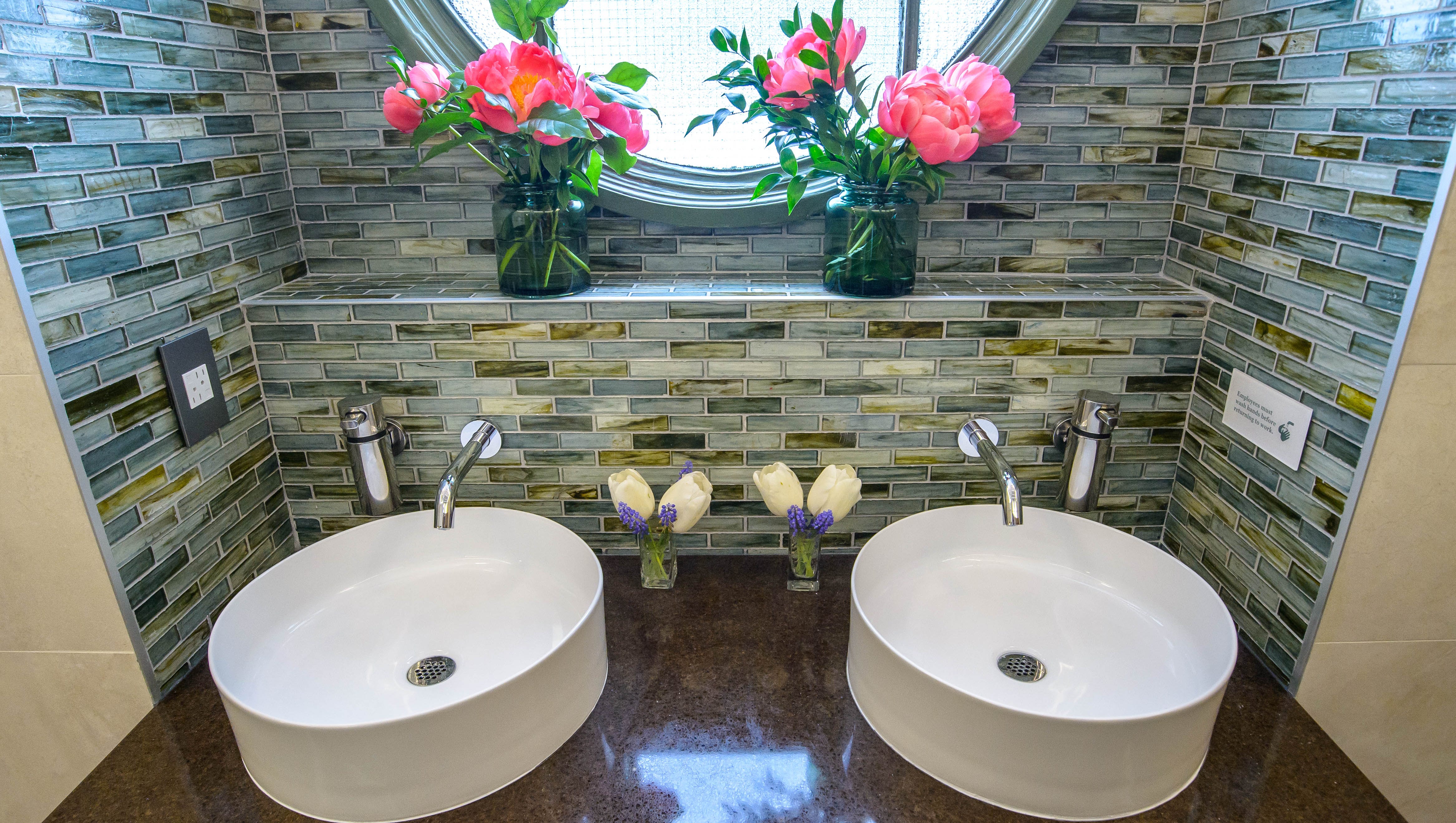 City Daytrip Bryant Park Attracts Couples Kids