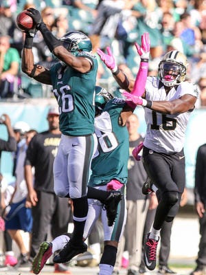 Walter Thurmond intercepts a pass during the Eagles' 39-17 win over New Orleans on Oct. 11.