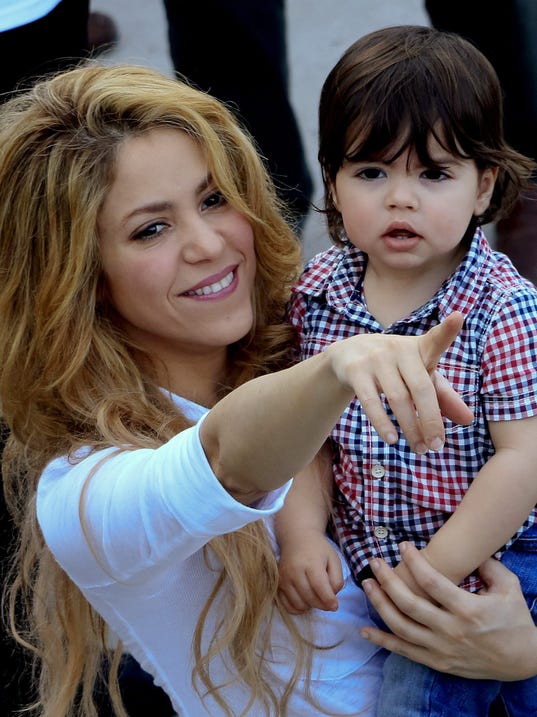Shakira And Son Open School In Colombia