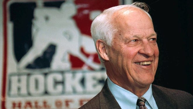 Gordie Howe appeared in Sioux Falls in 2002 for the USHL All-Star Game at the Arena.