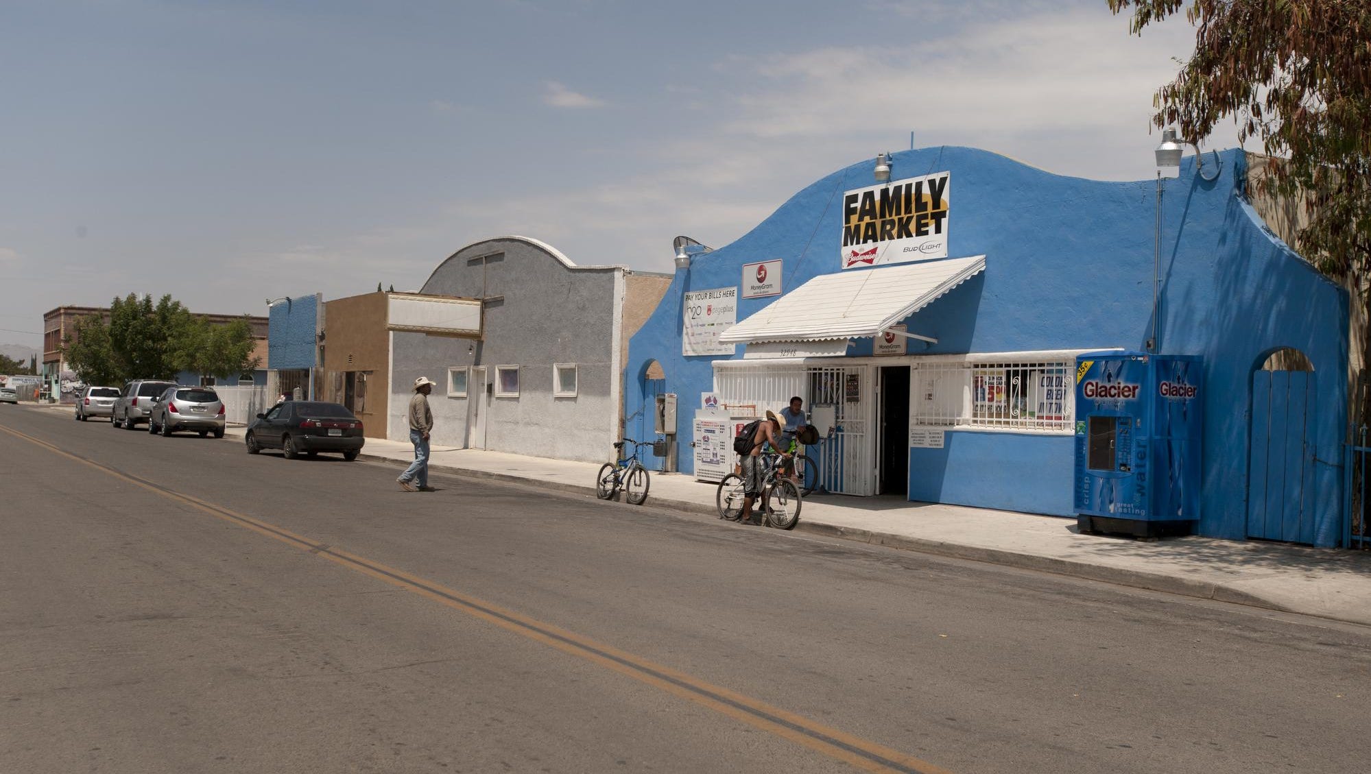 Local writer pens book on history of Ivanhoe