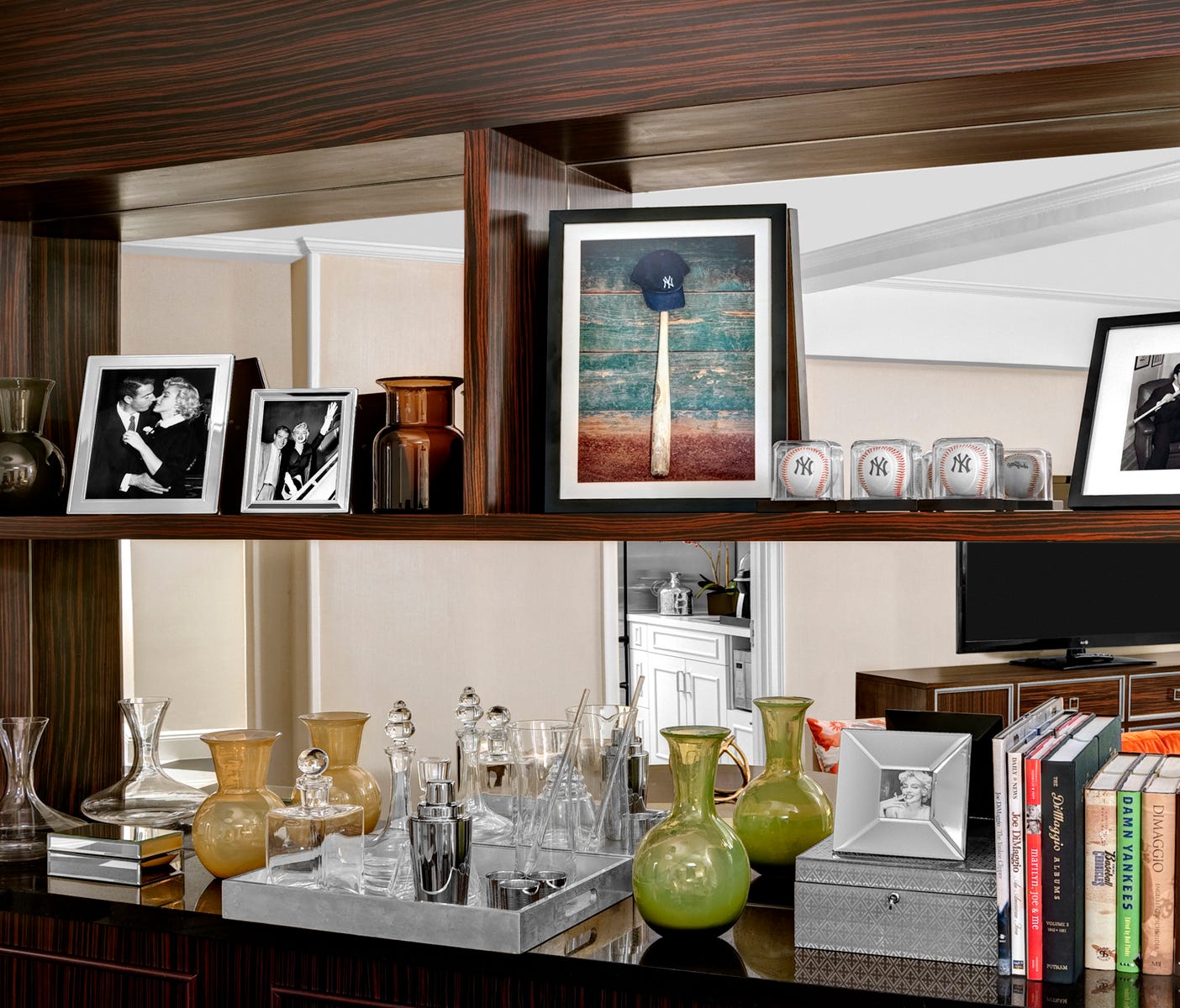 The Centerfield Suite at the Lexington New York has baseball memorabilia and photos of Joe DiMaggio and Marilyn Monroe, who lived there.