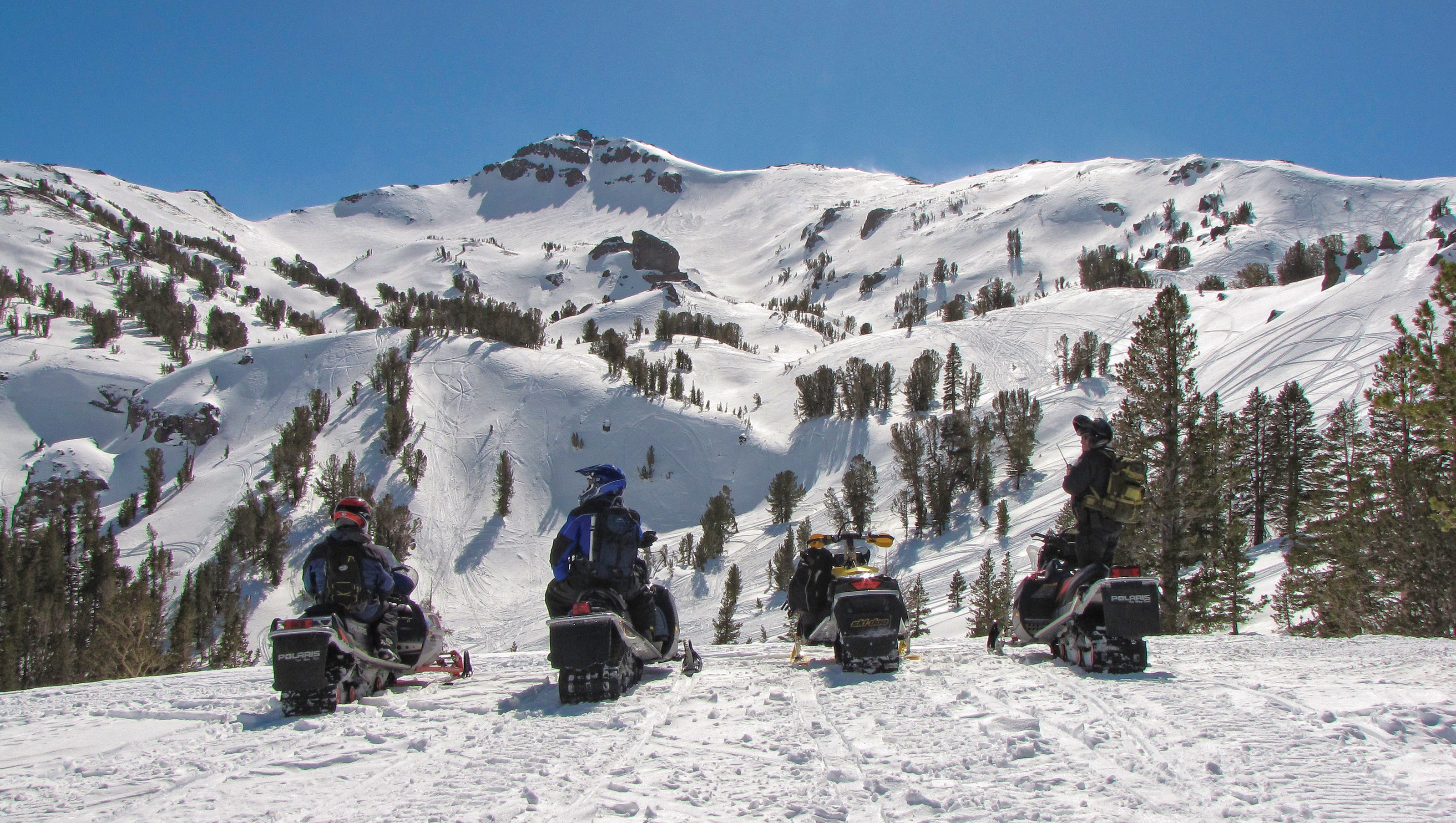 Thin snowpack shuts access to Sierra snowmobile area