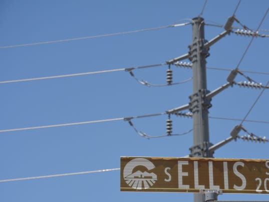 SRP power lines stir controversy yet again