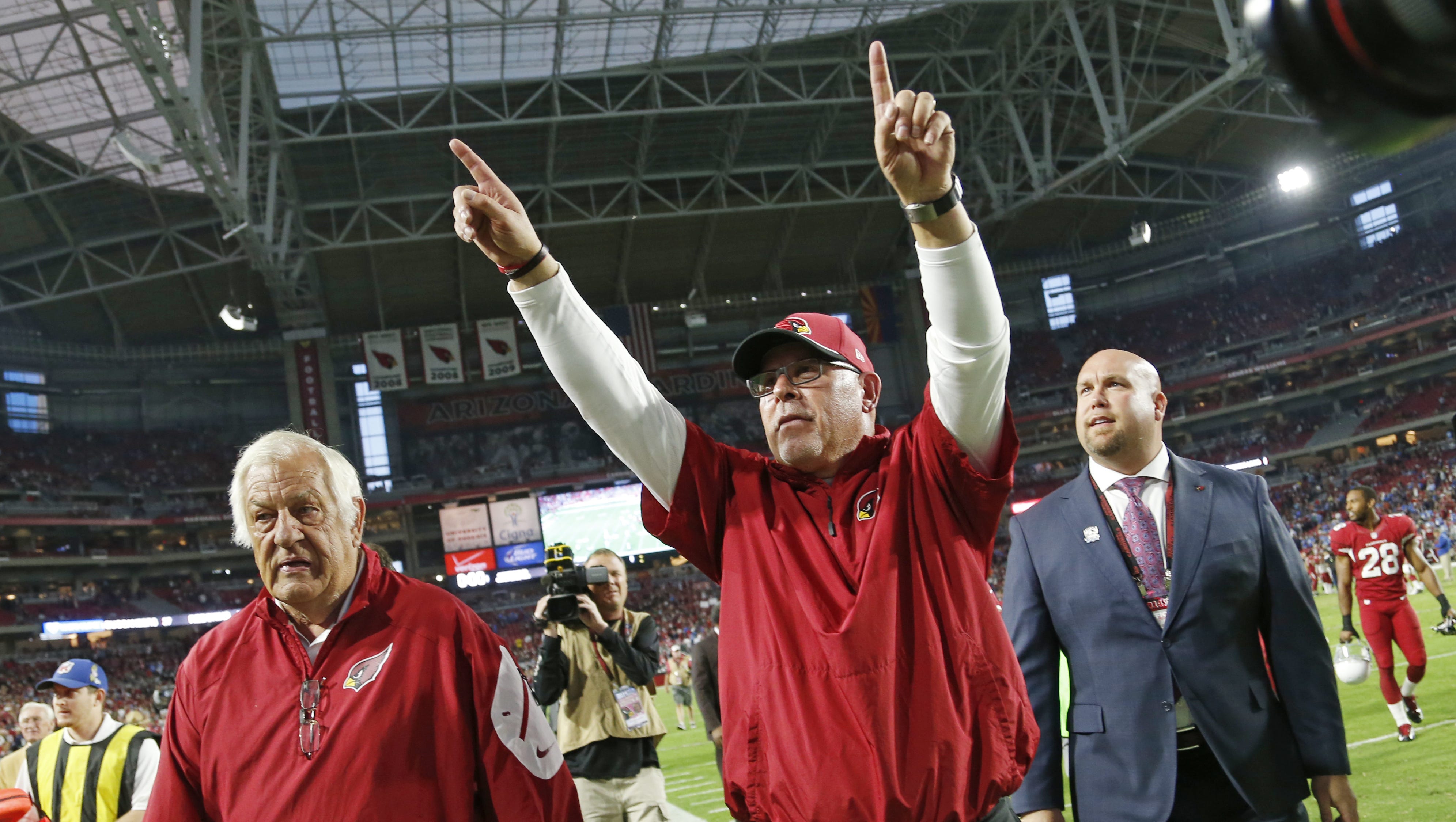 Bickley Arizona Cardinals Coach Bruce Arians Enjoying A Football