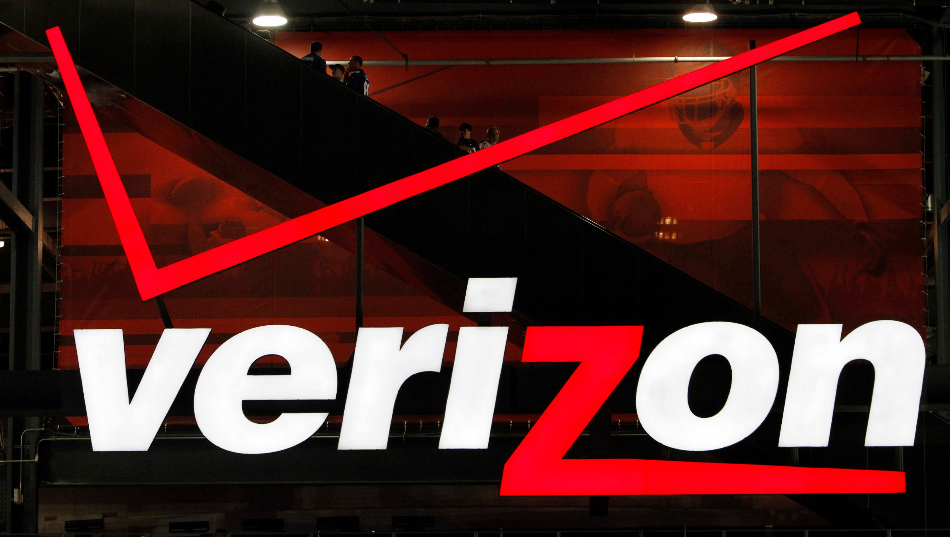 Verizon's new plans raise prices for more data