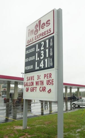 With lower gasoline prices, many in South Carolina are driving 50 miles or more away from home Memorial Day weekend.